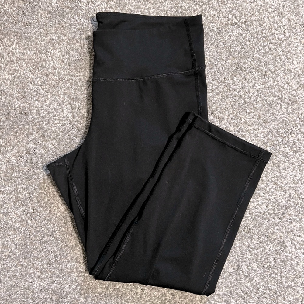 Old Navy GoDry Cropped Legging
